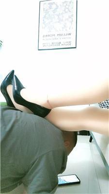 【爱秀套图】【沐颜】高跟肉丝物化脚垫奴JS250329-39